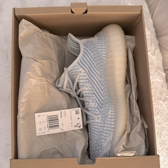 Yeezy Boost 350 V2 - Picture 9 of 9